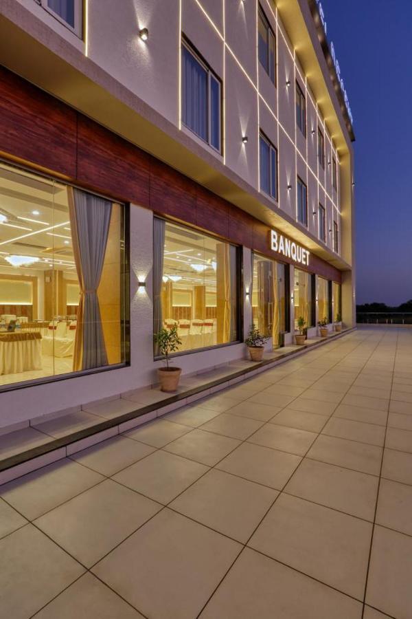 Hotel Decent Unjha Exteriér fotografie