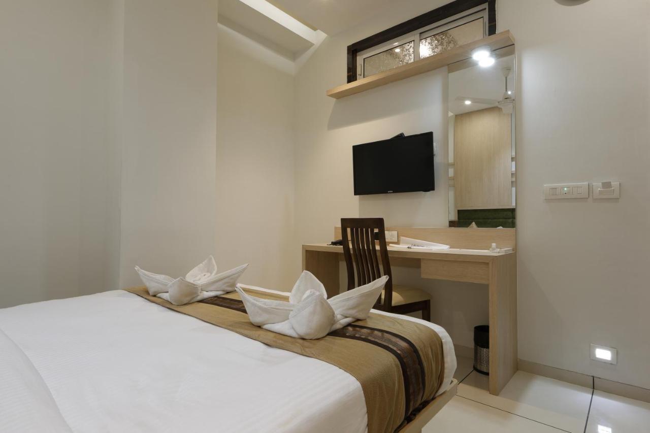 Hotel Decent Unjha Exteriér fotografie